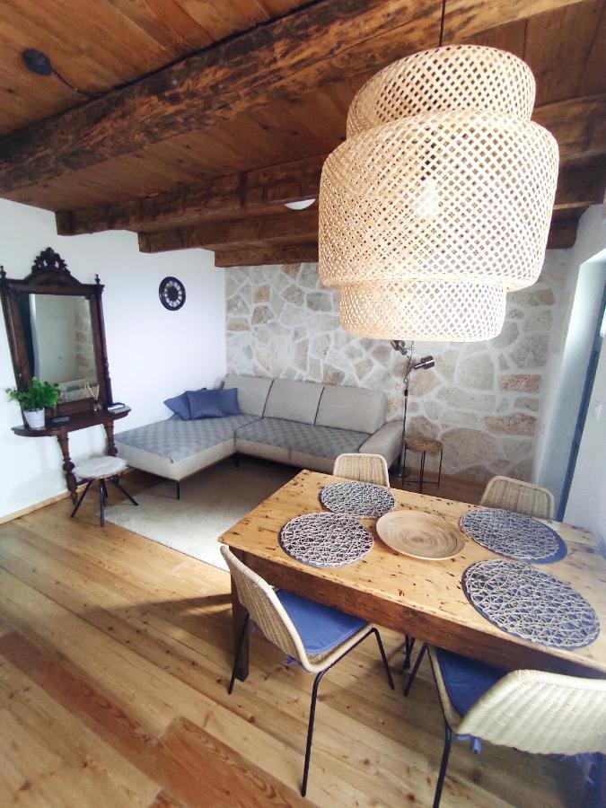 Apartment Cernesa Ražanac Buitenkant foto