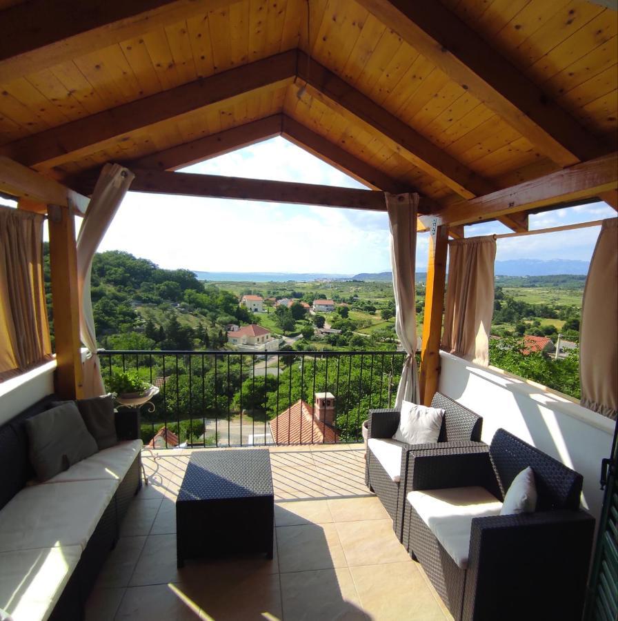 Apartment Cernesa Ražanac Buitenkant foto
