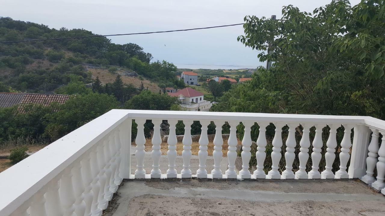 Apartment Cernesa Ražanac Buitenkant foto