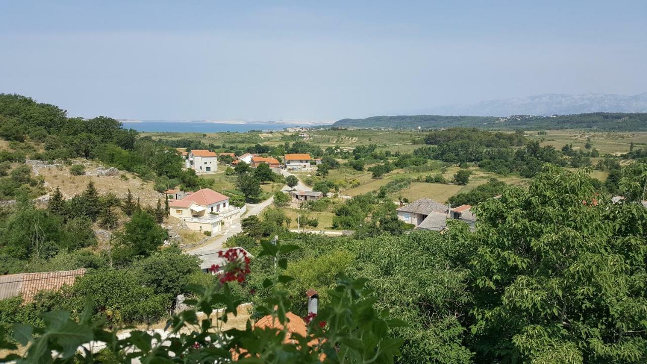Apartment Cernesa Ražanac Buitenkant foto