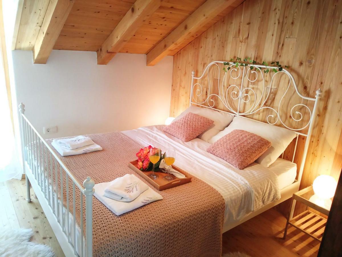 Apartment Cernesa Ražanac Buitenkant foto