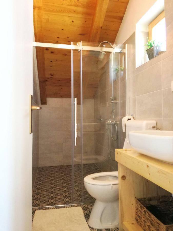 Apartment Cernesa Ražanac Buitenkant foto