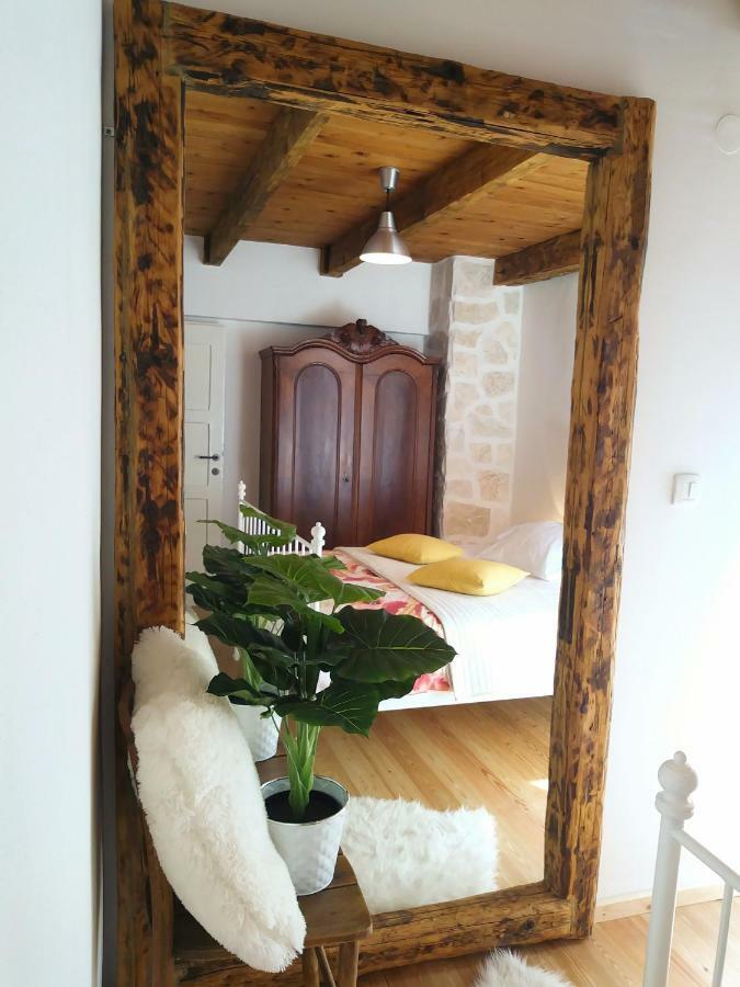 Apartment Cernesa Ražanac Buitenkant foto