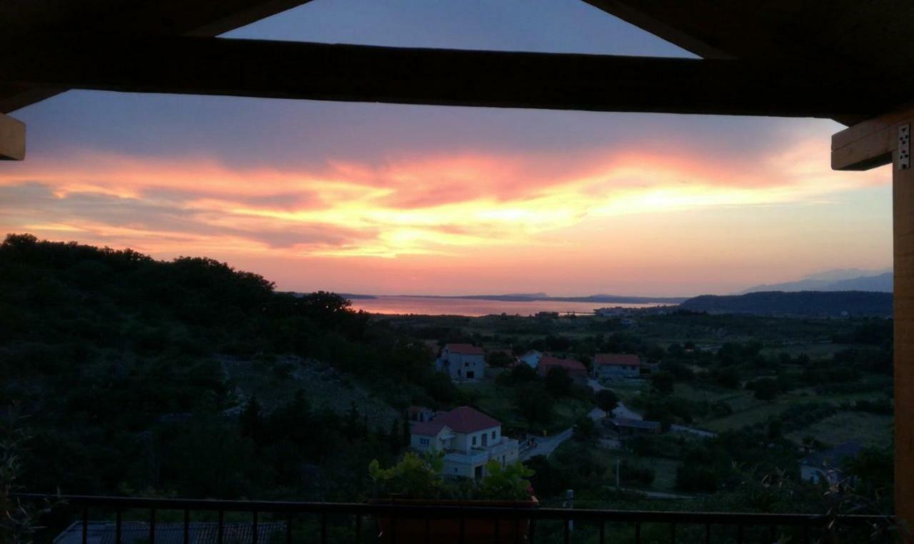 Apartment Cernesa Ražanac Buitenkant foto